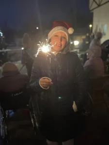 Einschalten der Lichter am Weihnachtsbaum Einschalten der Lichter am Weihnachtsbaum